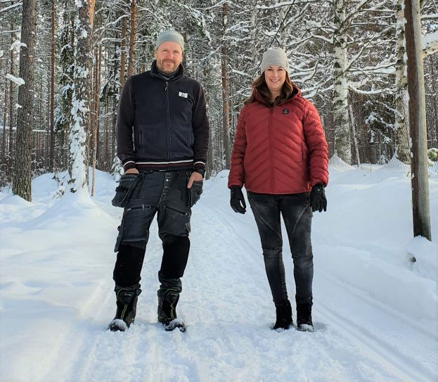 Erik Norén och Sara Bohlin är två eldsjälar som tror på en ljus framtid för Vistträsk. Foto: Peter Lundberg
