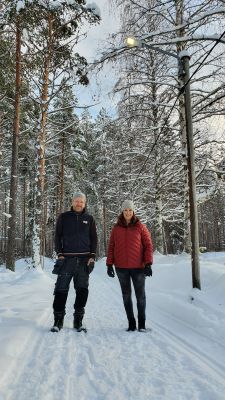 Erik Norén och Sara Bohlin är två eldsjälar som tror på en ljus framtid för Vistträsk. Foto: Peter Lundberg