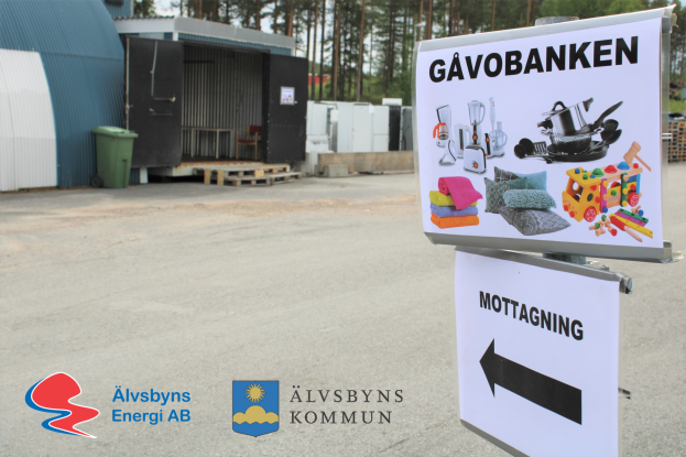 Gåvobankens mottagning på återvinningscentralen.