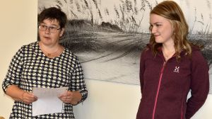 Charlotta Karlsson (t.v). Foto: Sterling Nilsson