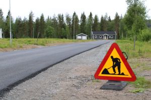 Asfaltering av Bäckängen. Foto: Älvsbyns energi