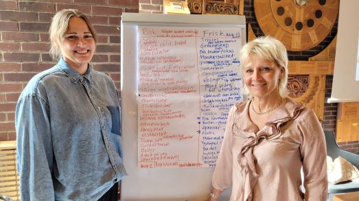 Minna Öqvist, HR-specialist vid Älvsbyns kommun, och Ann-Sofi Ökvist från Jobbhälsan AB. Foto: Peter Lundberg