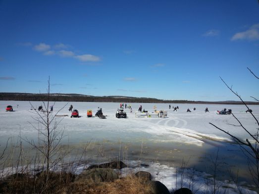 Fisketävling i Altervattnet under långfredagen. Foto: Carina Lundgren.