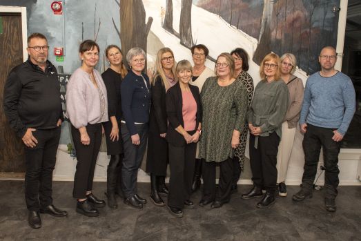 Bild på personer som 2021 har arbetat på kommunen i 25 år. Foto: Sterling Nilsson