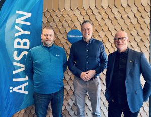 Bilden visar Stefan Lindbäck, vice KSO, Johan Dahlqvist, kommunstyrelsens ordförande samt Hans Andersson från Svenskt Näringsliv.