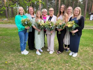 Från vänster Emelie Westbom, enhetschef Elin Sjögren, Marie Nilsson, enhetschef Eva Engman, Matilda Viklund, Sabina Lind, enhetschef Madelene Södersten och Otilia Öhgren.
