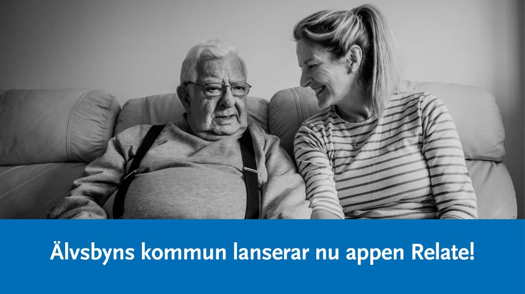 En kvinna i medelåldern håller om en äldre man.