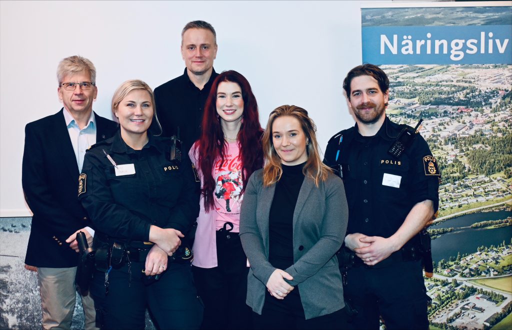 Bilden visar representanterna som pratade på Näringslivsfrukosten den 28 november.