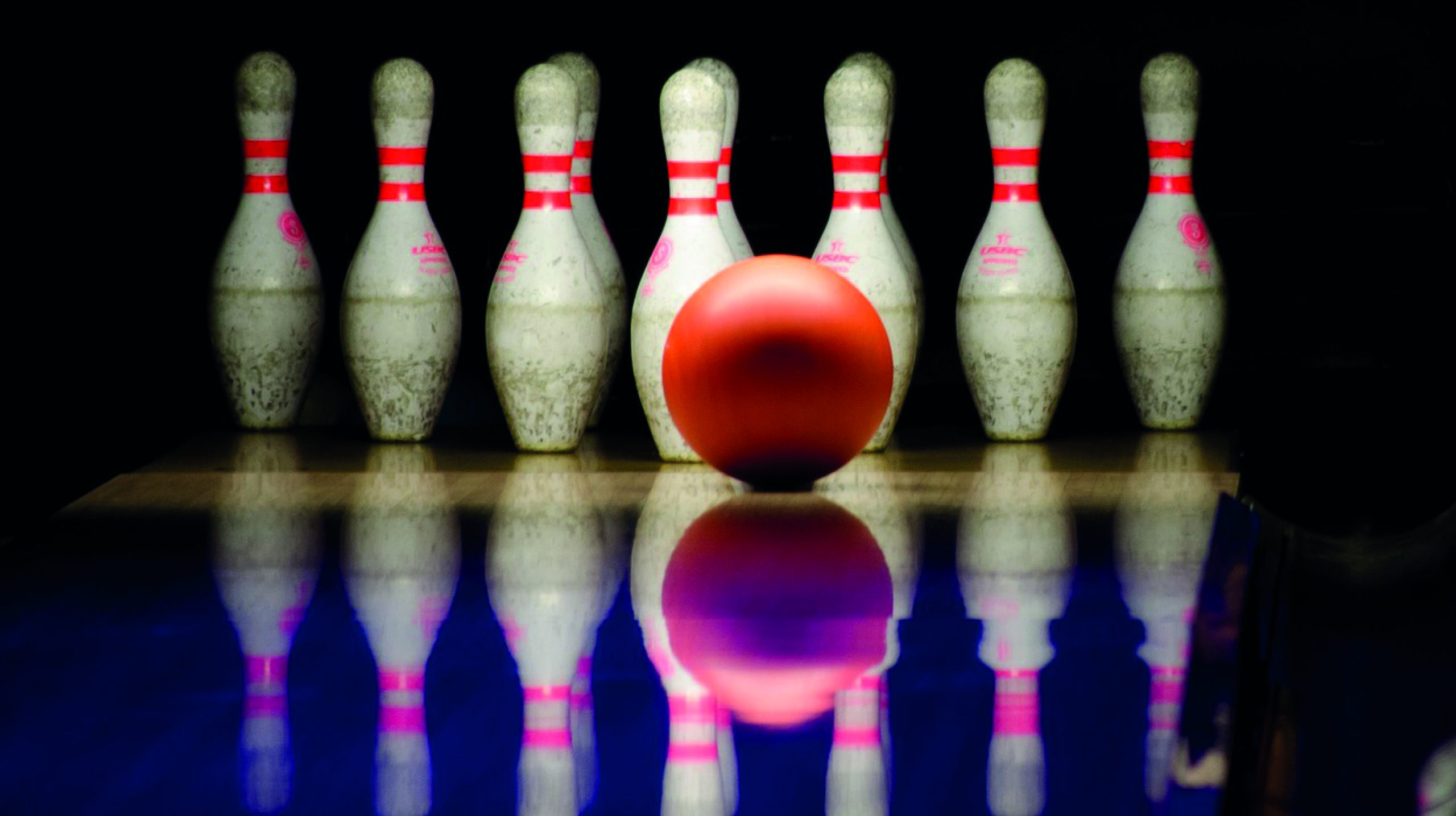 Bowlingklot och käglor