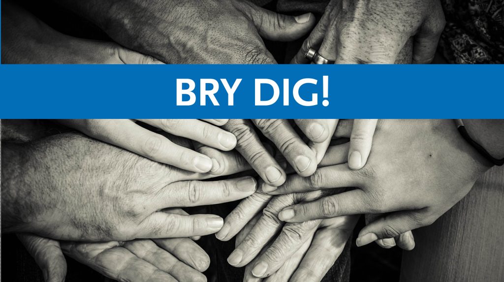 Händer som går ihop för att visa att man arbetar tillsammans. Blått band på bilden där det står texten bry dig.