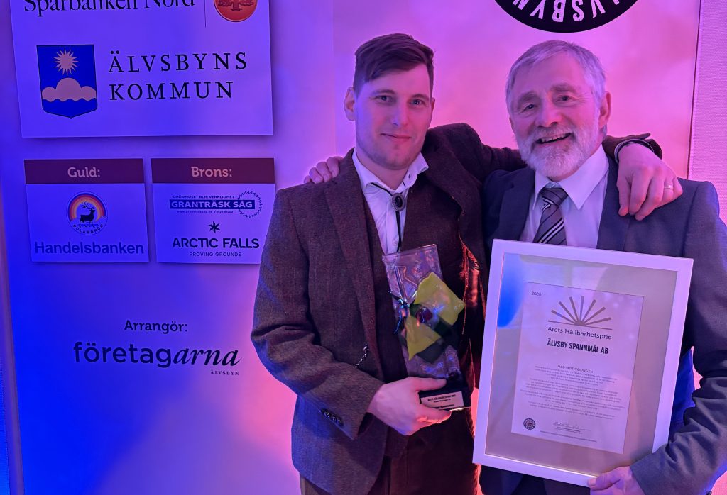 Älvsbyns Spannmål AB med sitt diplom och pris.