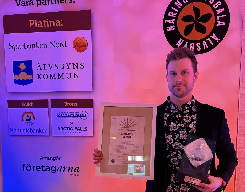 FK Nord AB med sitt diplom och pris.